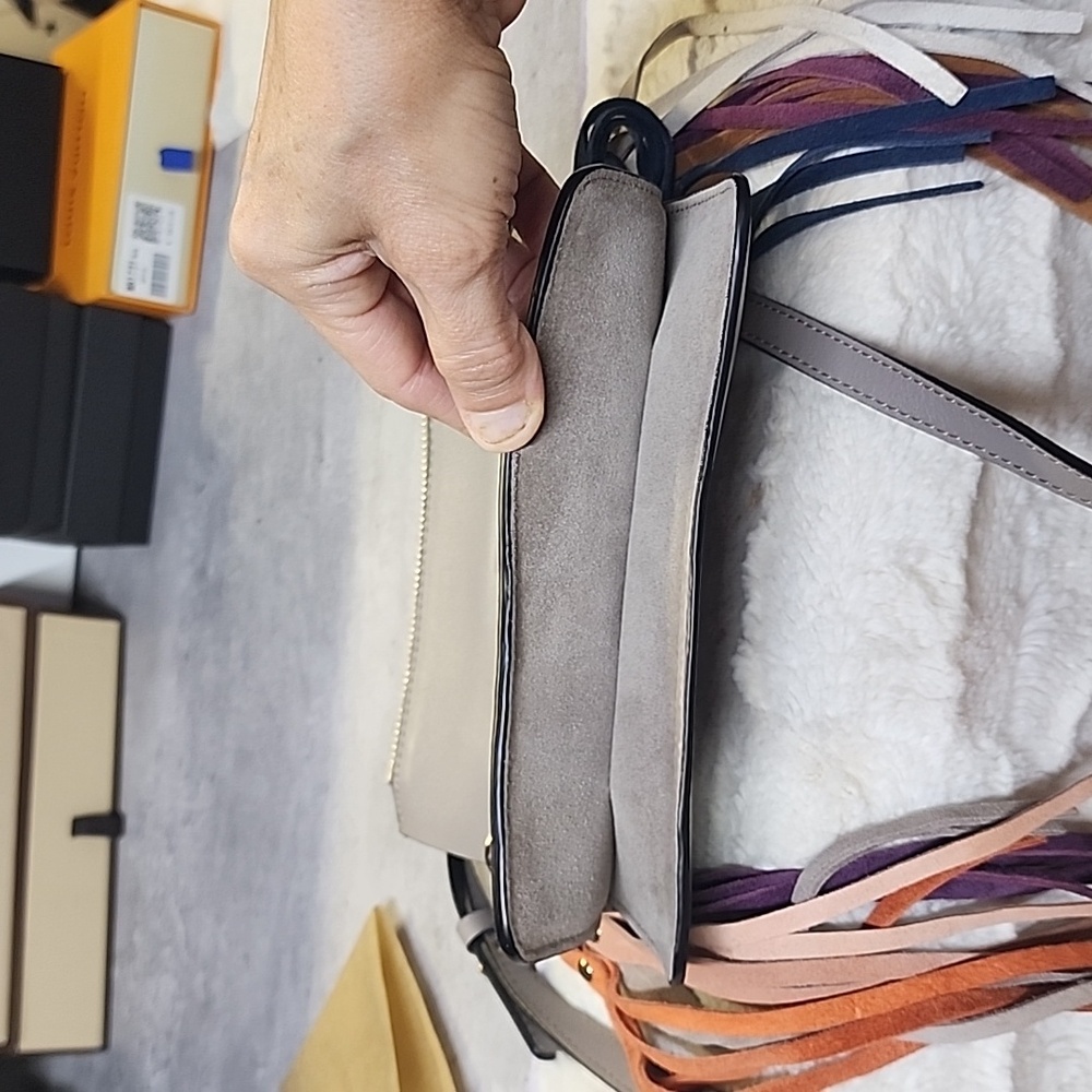 Chloe Hudson fringe crossbody bag - Picture 14 of 15